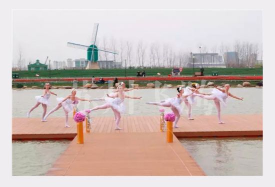 荷兰花海T型舞台现场图