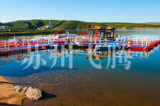 察尔湖游船码头